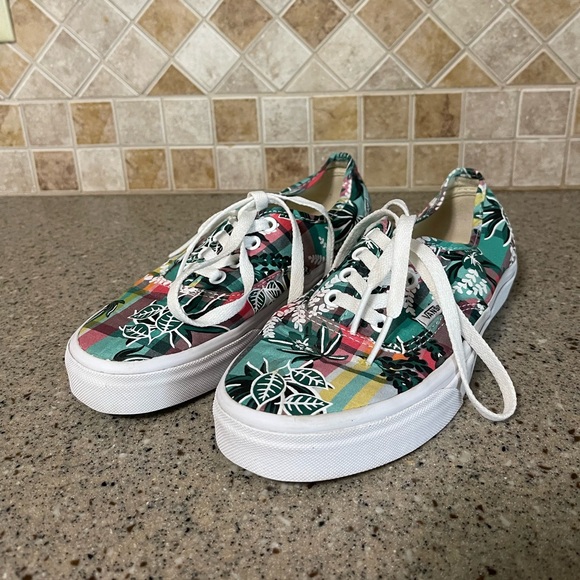 Vans Shoes - Vans Aloha Floral Plaid Hawaiian Sneakers Women’s Size 7.5 Men’s Size 6